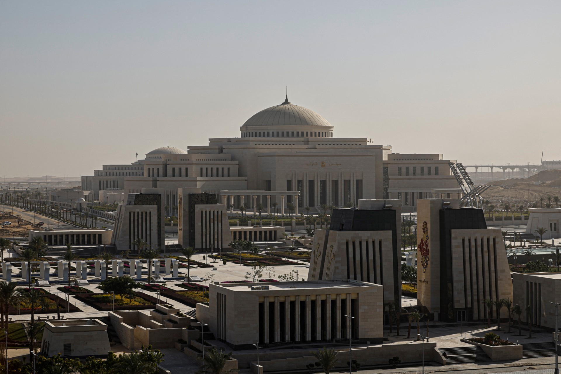 جدل "الانتخابات النيابية".. ديمقراطية مغلقة بالقانون